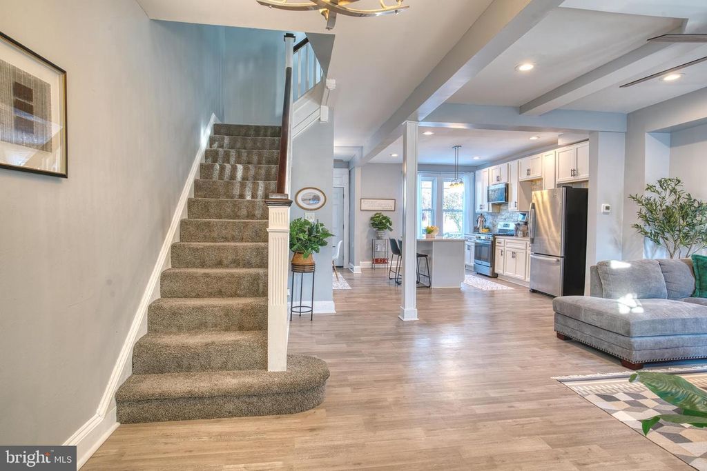 Image 5 of property listing at 3404 W FRANKLIN ST, Baltimore, MD 21229
