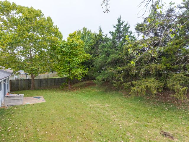 2109 OSAGE DR, Columbia, MO 65202