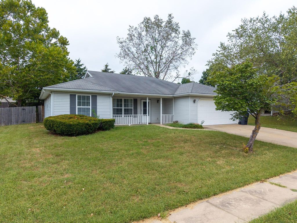 2109 OSAGE DR, Columbia, MO 65202