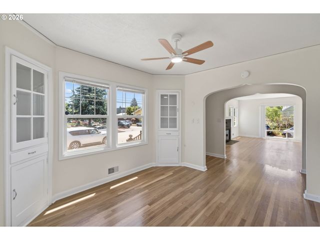 6907 N MARYLAND Ave, Portland, OR 97217