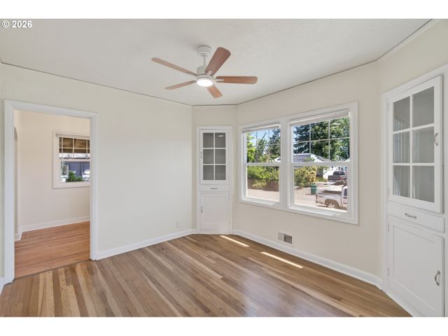 6907 N MARYLAND Ave, Portland, OR 97217