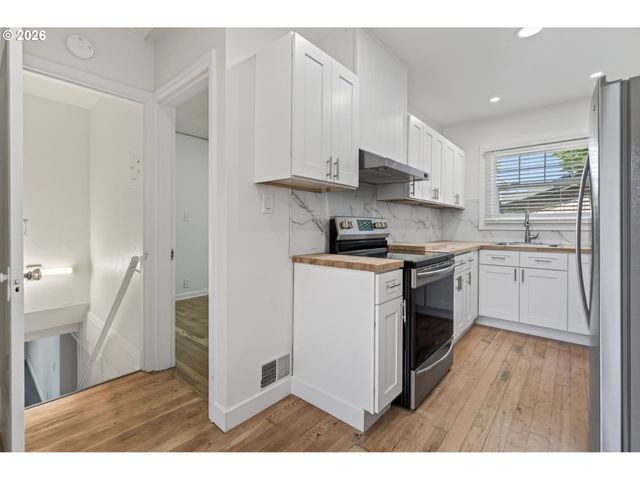 6907 N MARYLAND Ave, Portland, OR 97217