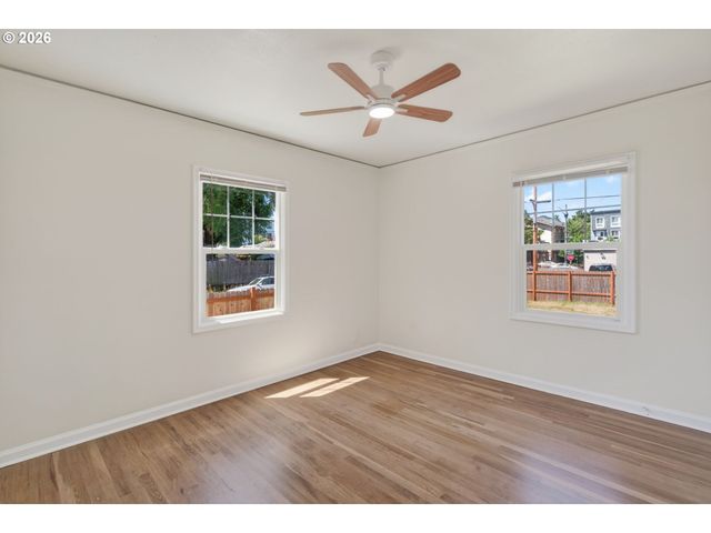 6907 N MARYLAND Ave, Portland, OR 97217