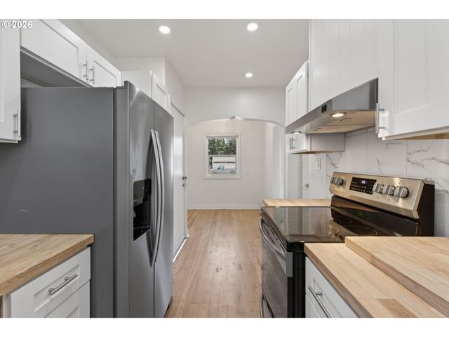 6907 N MARYLAND Ave, Portland, OR 97217