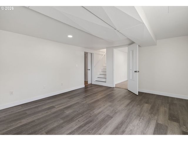 6907 N MARYLAND Ave, Portland, OR 97217