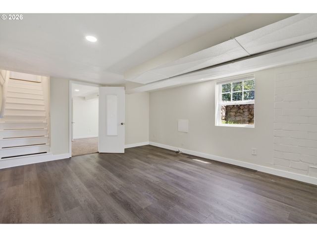 6907 N MARYLAND Ave, Portland, OR 97217