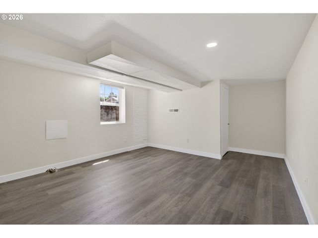 6907 N MARYLAND Ave, Portland, OR 97217