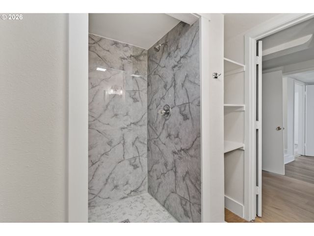 6907 N MARYLAND Ave, Portland, OR 97217