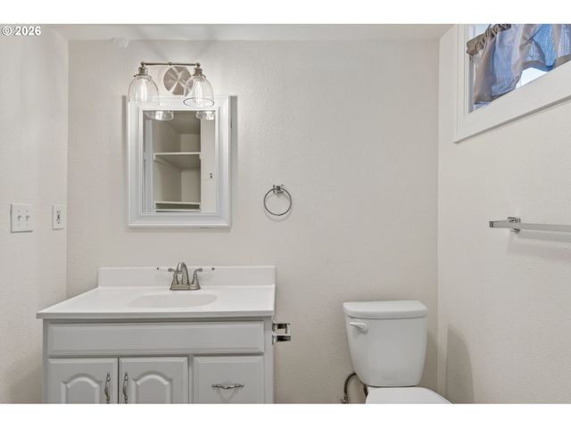 6907 N MARYLAND Ave, Portland, OR 97217