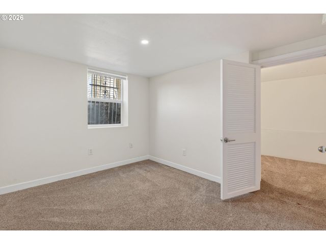 6907 N MARYLAND Ave, Portland, OR 97217