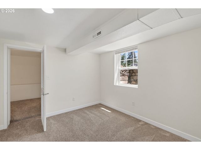 6907 N MARYLAND Ave, Portland, OR 97217
