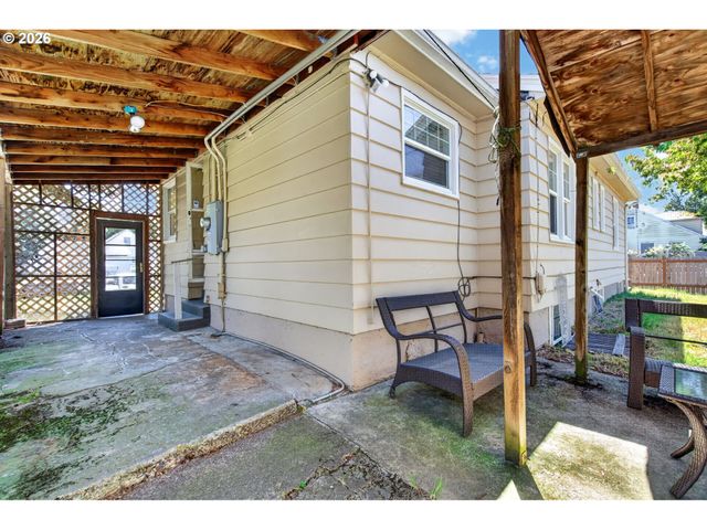 6907 N MARYLAND Ave, Portland, OR 97217