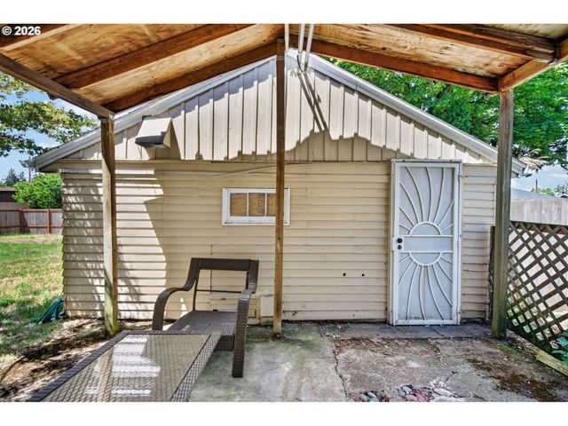 6907 N MARYLAND Ave, Portland, OR 97217