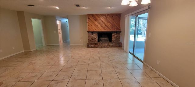 2220 NW 14TH AVENUE, Gainesville, FL 32605