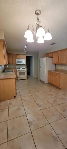 2220 NW 14TH AVENUE, Gainesville, FL 32605