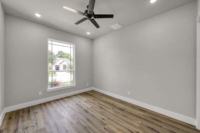 143 Bent Tree Ln, Montgomery, TX 77356