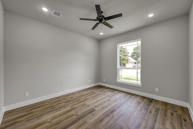 143 Bent Tree Ln, Montgomery, TX 77356