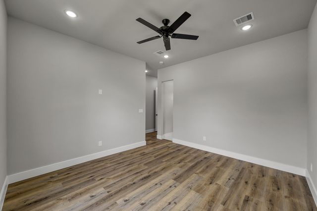 143 Bent Tree Ln, Montgomery, TX 77356