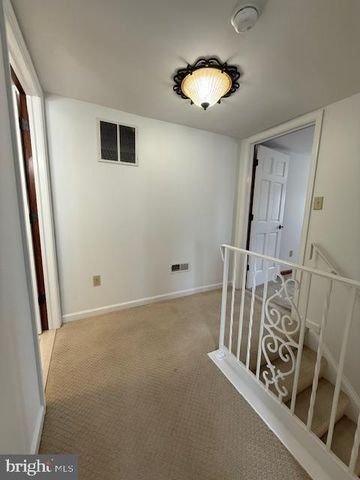 203 W WEYMOUTH ROAD, Vineland, NJ 08360