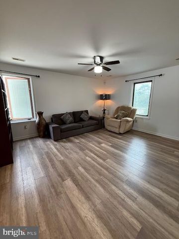 203 W WEYMOUTH ROAD, Vineland, NJ 08360