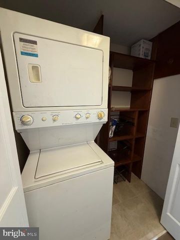 203 W WEYMOUTH ROAD, Vineland, NJ 08360