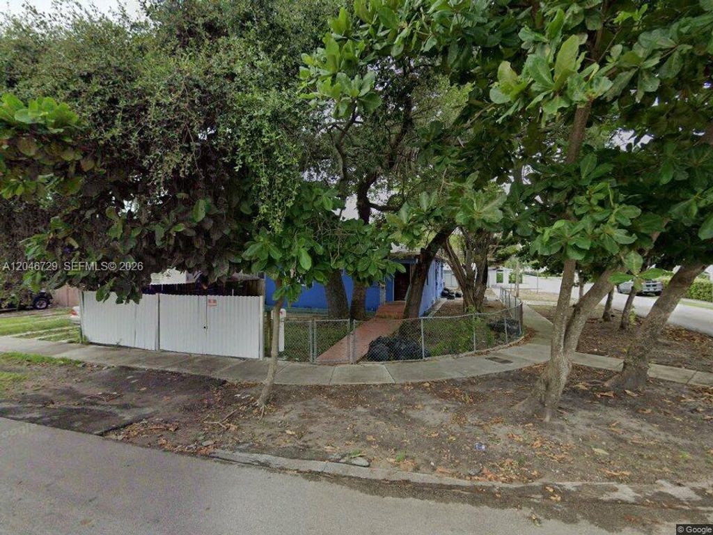 1798 NW 19th St, Miami, FL 33125