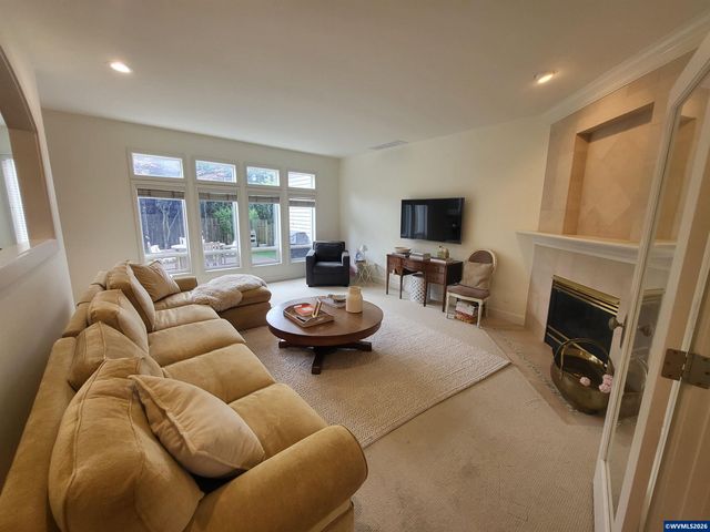 3371 Coeur D Alene Dr, West Linn, OR 97068