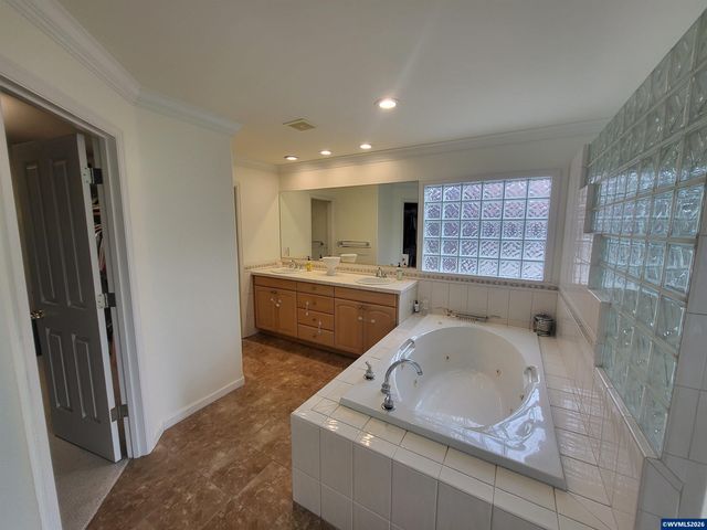 3371 Coeur D Alene Dr, West Linn, OR 97068