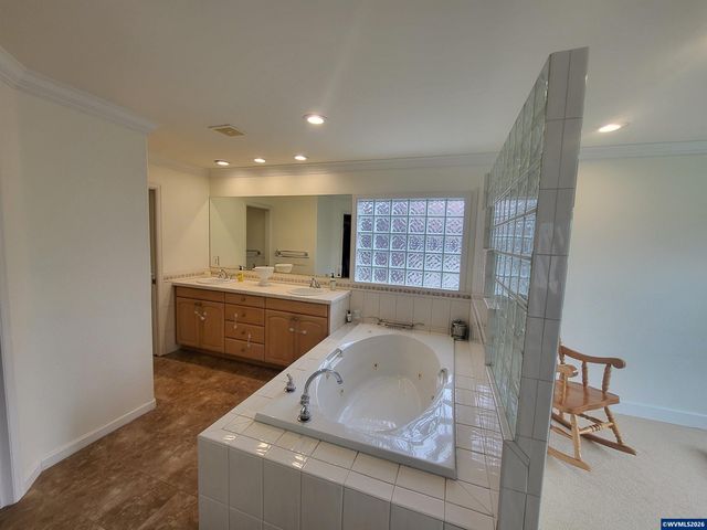 3371 Coeur D Alene Dr, West Linn, OR 97068