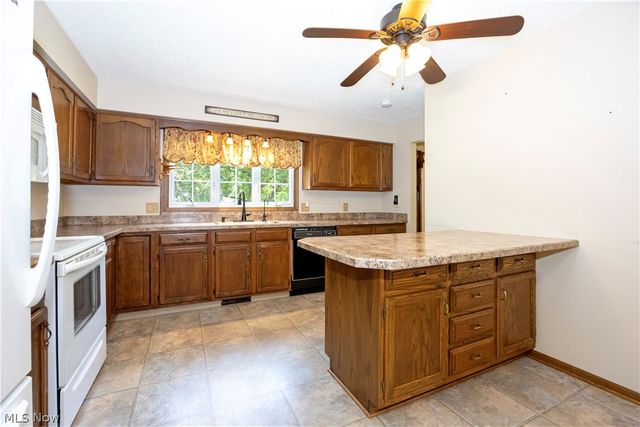 11936 Patroon Circle NW, Canal Fulton, OH 44614
