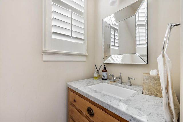 1202 Wynden Commons Lane, Houston, TX 77056