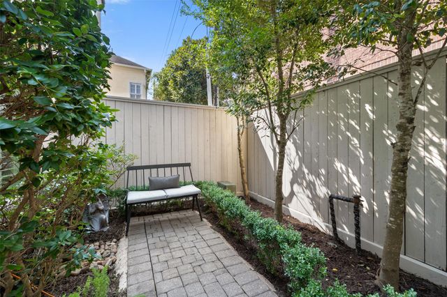 1202 Wynden Commons Lane, Houston, TX 77056