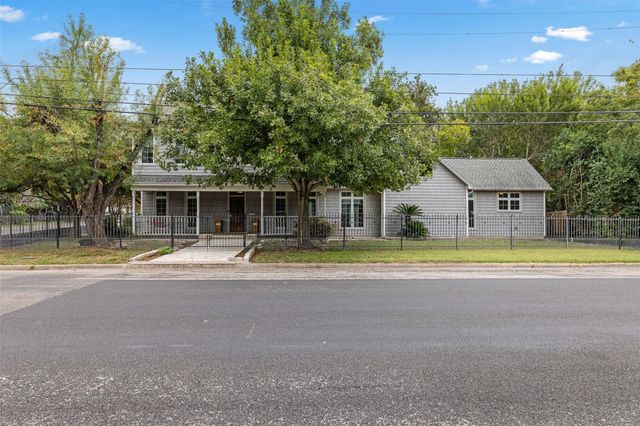 305 S Madison, La Grange, TX 78945