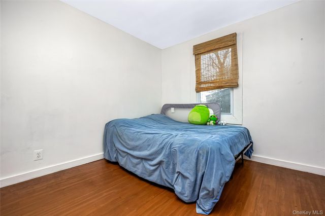 97 Berry Street, Lindenhurst, NY 11757