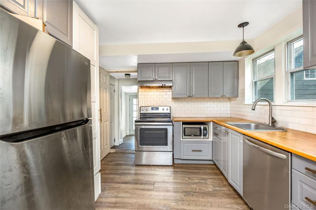97 Berry Street, Lindenhurst, NY 11757