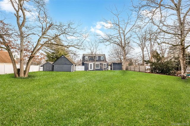 97 Berry Street, Lindenhurst, NY 11757