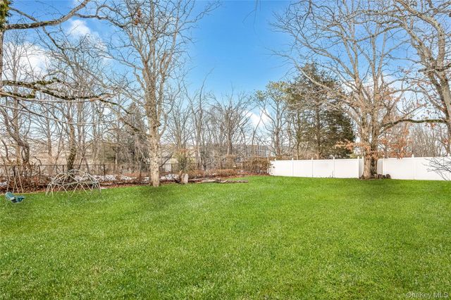 97 Berry Street, Lindenhurst, NY 11757