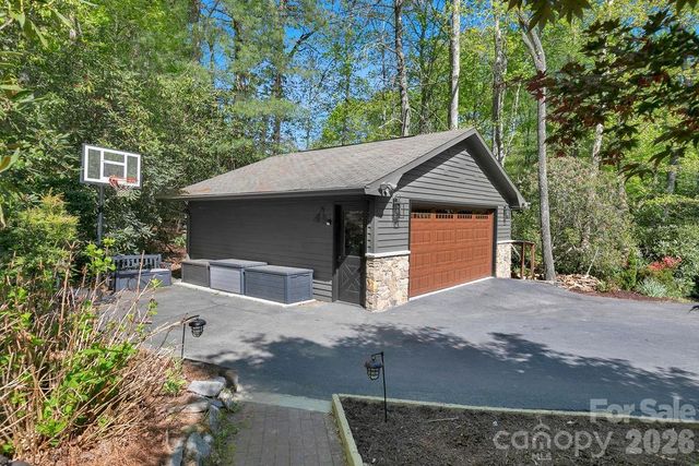492 Falls Creek Road, Pisgah Forest, NC 28768