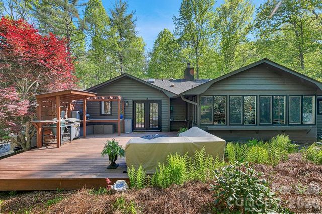 492 Falls Creek Road, Pisgah Forest, NC 28768