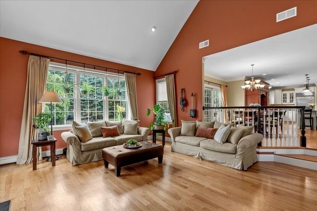 33 Lauren Lane, Scituate, MA 02066
