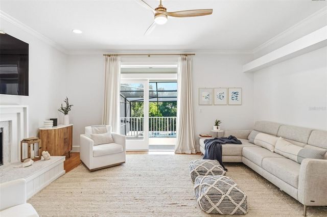 421 ISLAND CIRCLE, Sarasota, FL 34242