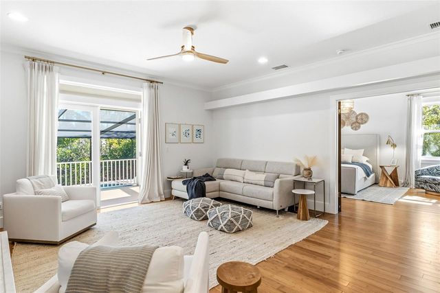 421 ISLAND CIRCLE, Sarasota, FL 34242