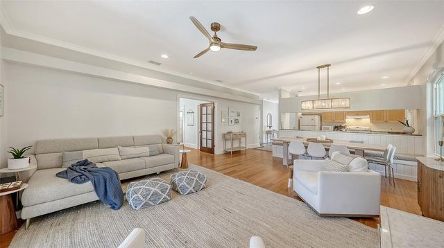 421 ISLAND CIRCLE, Sarasota, FL 34242