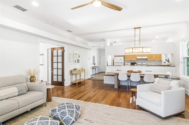 421 ISLAND CIRCLE, Sarasota, FL 34242