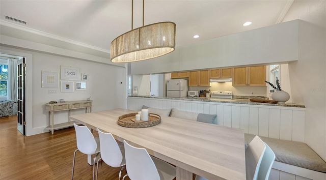 421 ISLAND CIRCLE, Sarasota, FL 34242