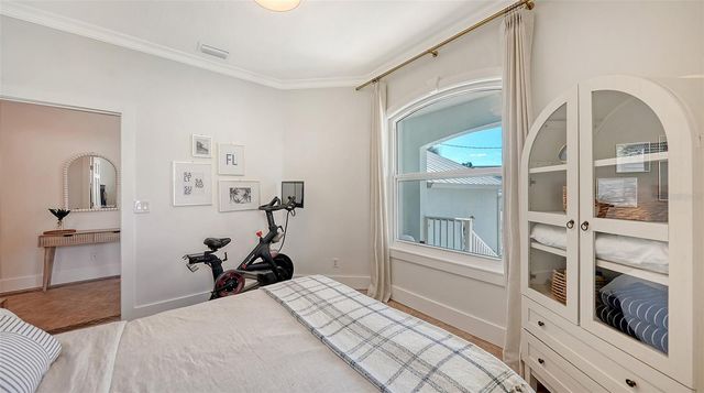 421 ISLAND CIRCLE, Sarasota, FL 34242