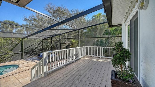 421 ISLAND CIRCLE, Sarasota, FL 34242
