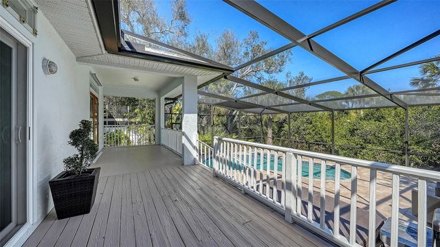 421 ISLAND CIRCLE, Sarasota, FL 34242
