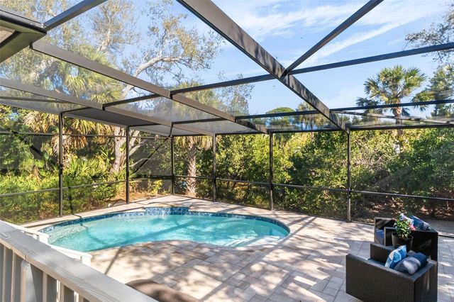 421 ISLAND CIRCLE, Sarasota, FL 34242