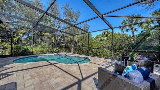 421 ISLAND CIRCLE, Sarasota, FL 34242